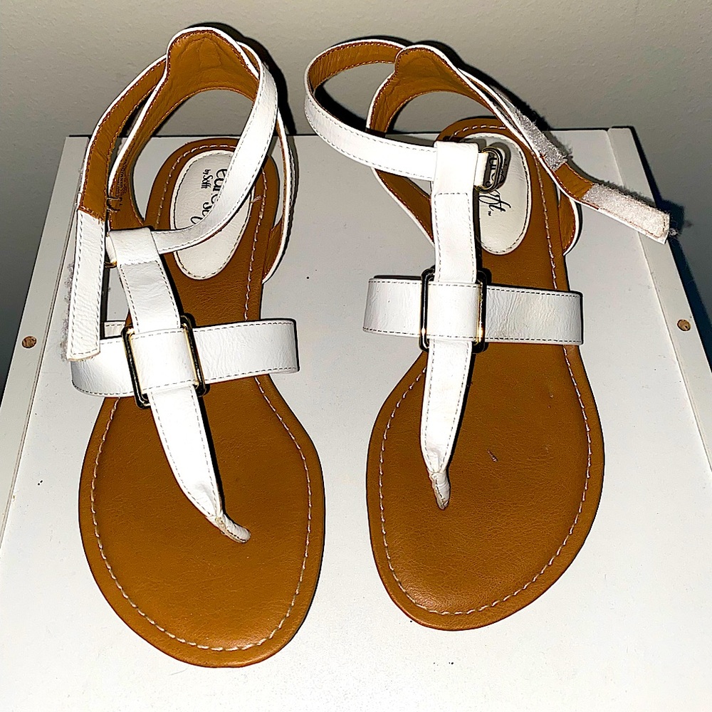 white women’s sandals size 7